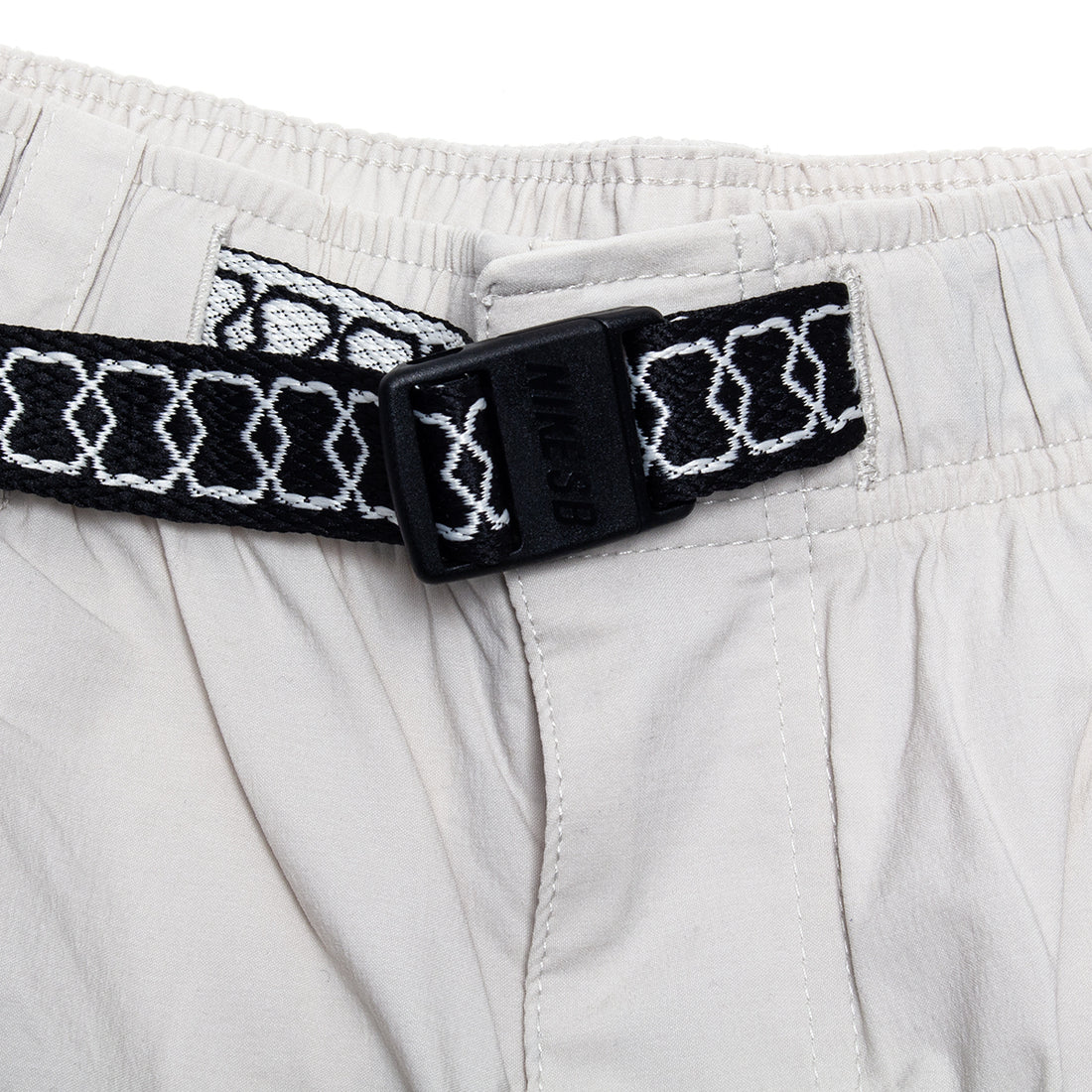 NIKE SB KEARNY CARGO SHORTS WHITE
