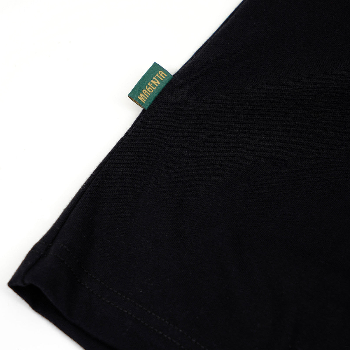 MAGENTA SKATEBAORDS PLAISIR TEE BLACK