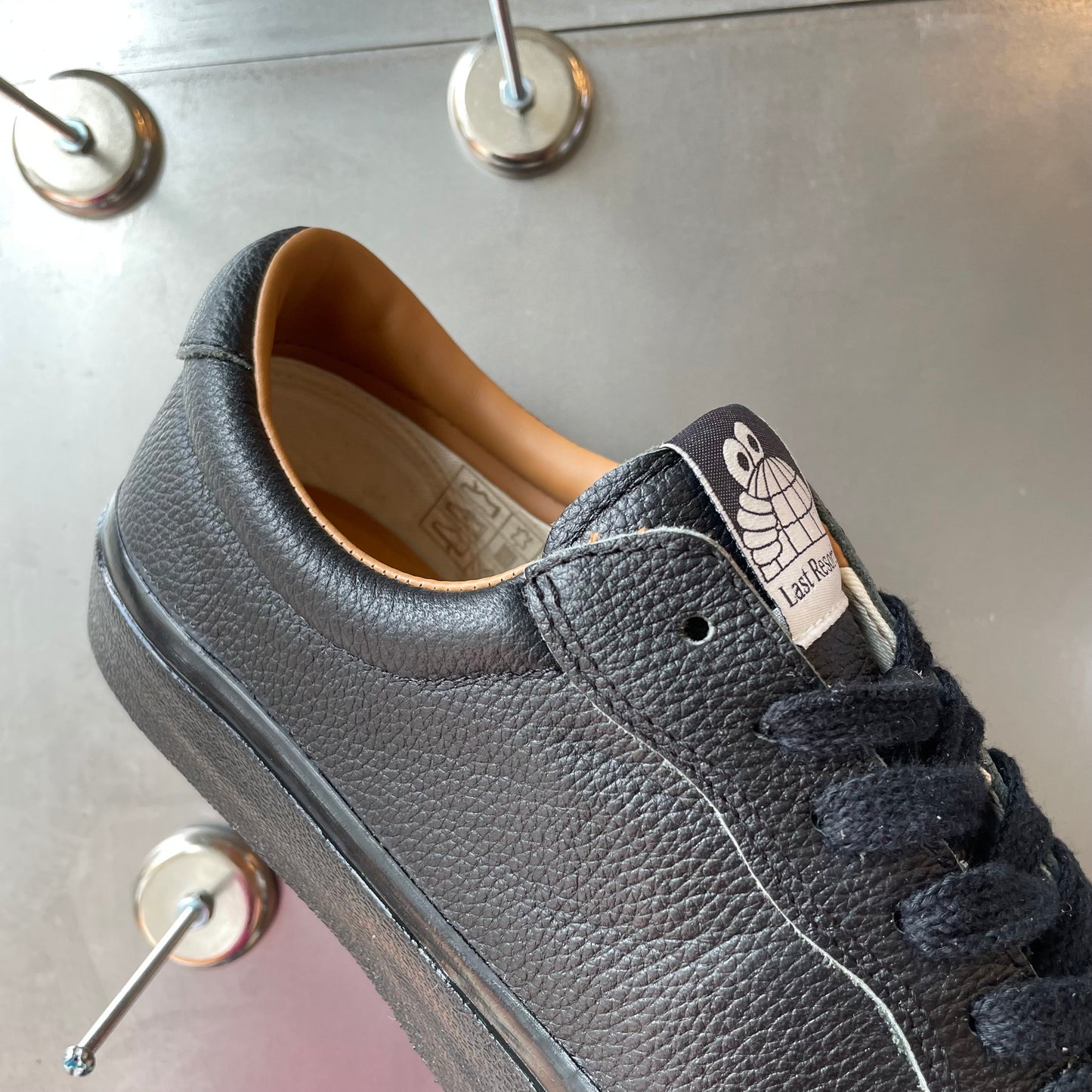 LAST RESORT AB VM001 LOW MILL LEATHER BLACK/BLACK