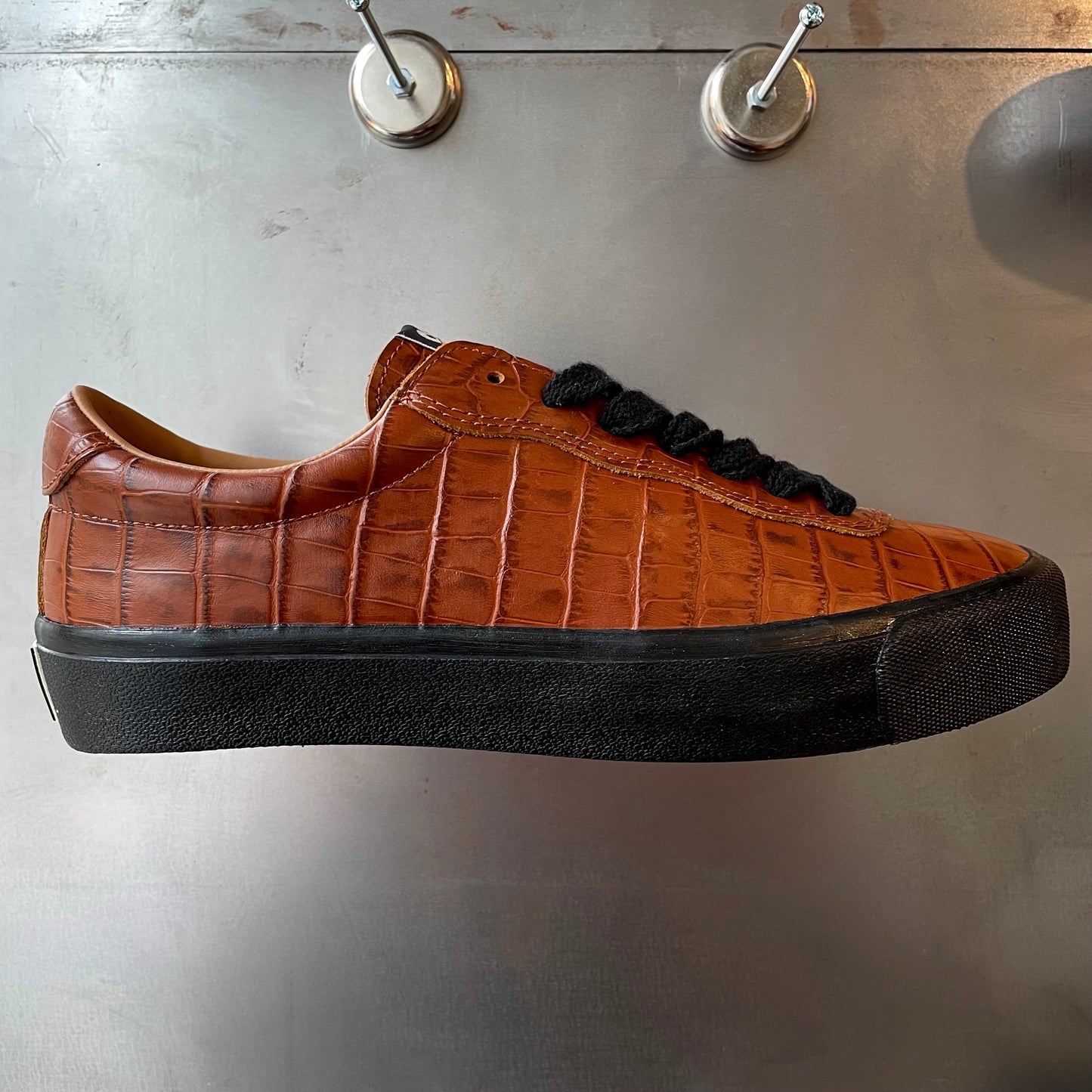 LAST RESORT AB VM001 CROC BROWN/BLACK