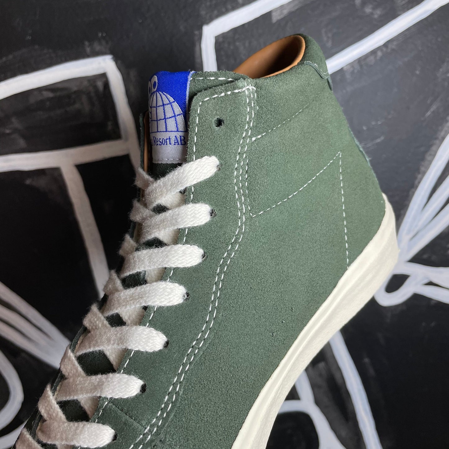 LAST RESORT AB VM001 HI OLIVE SUEDE