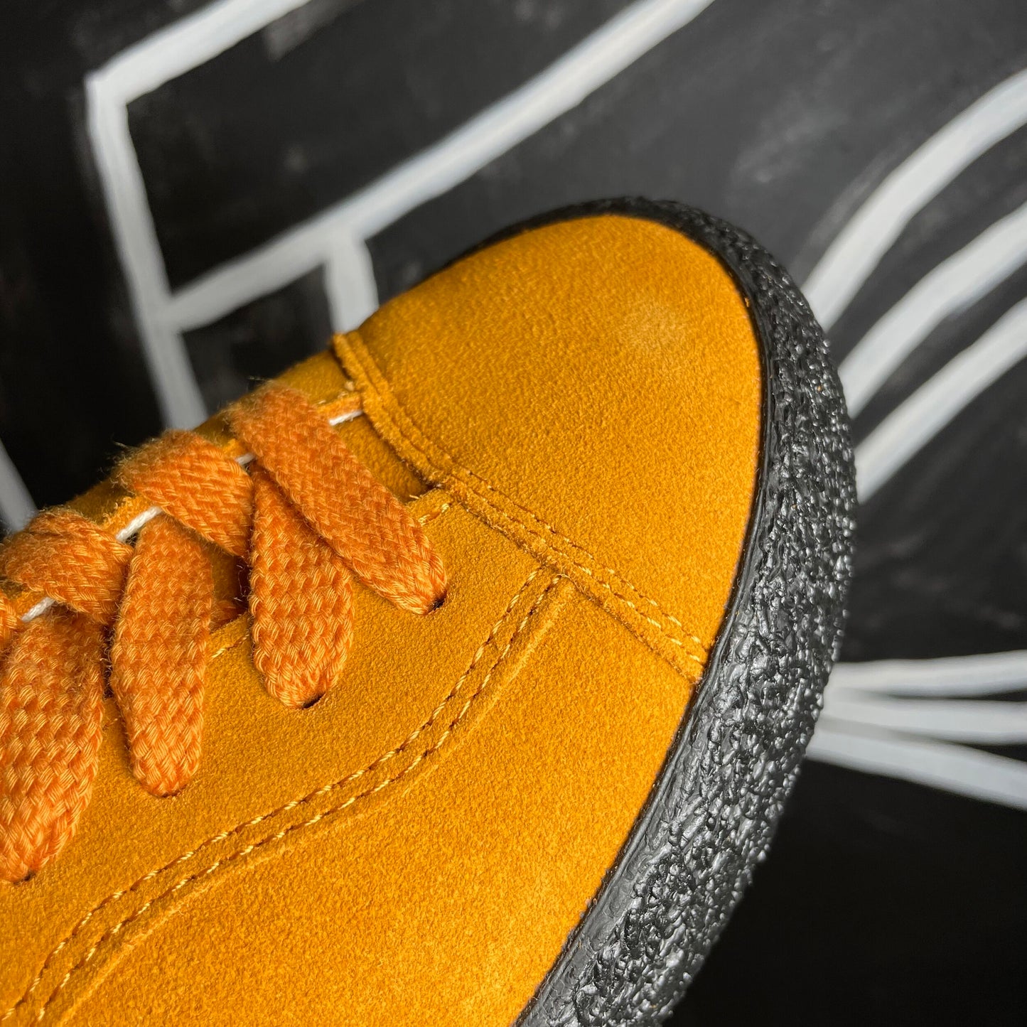 LAST RESORT AB VM002 CHEDDAR/BLACK SUEDE LOW
