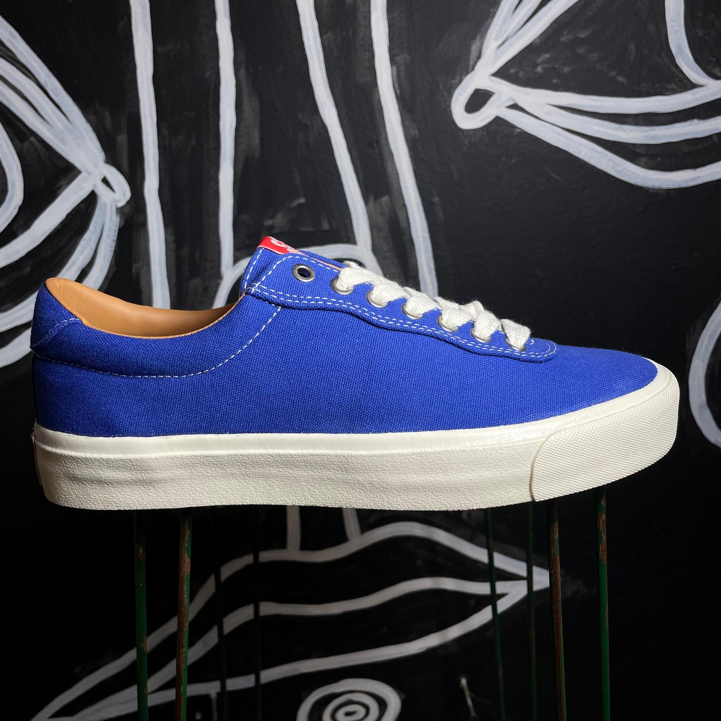 LAST RESORT AB VM001 TRUE BLUE CANVAS LOW