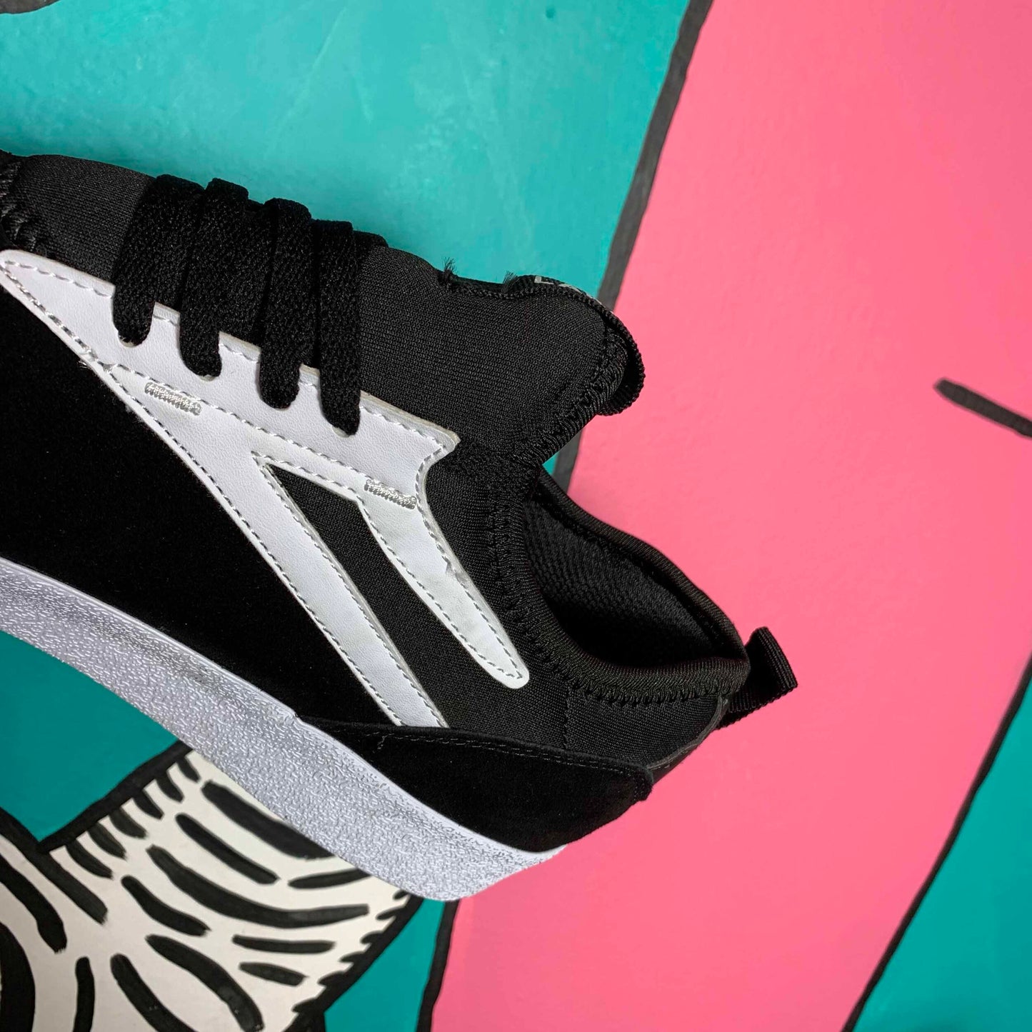 LAKAI LTD DOVER BLACK SUEDE