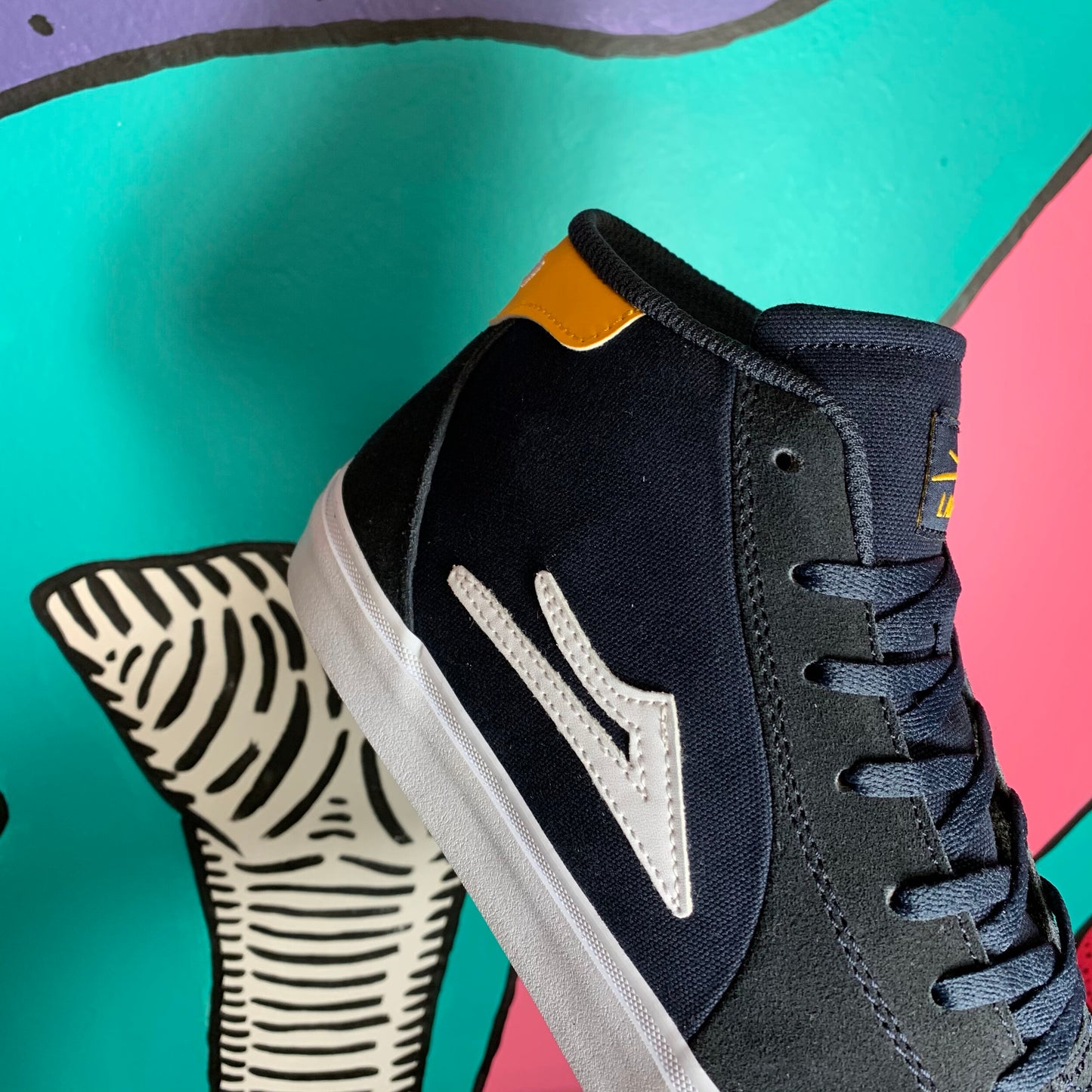 LAKAI LTD FLACO II MID NAVY SUEDE