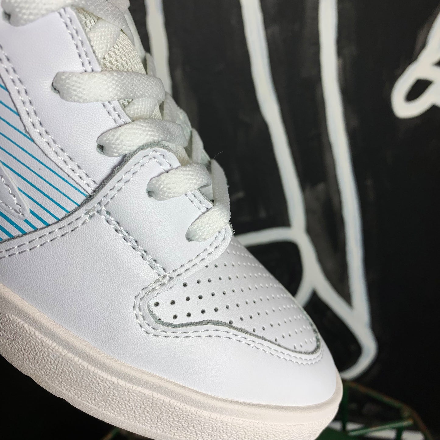 LAKAI LTD TELFORD LOW WHITE LEATHER ROB WELSH