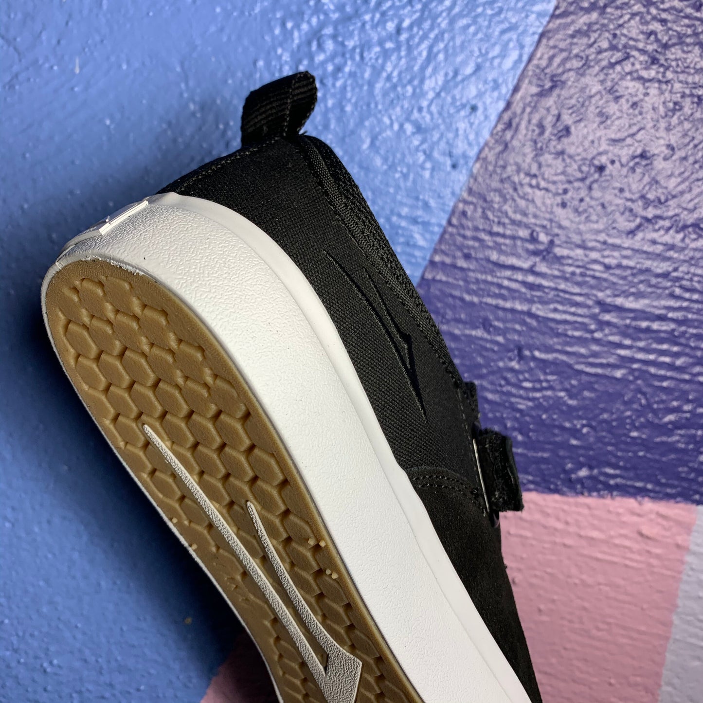 LAKAI LTD RILEY 2 VS