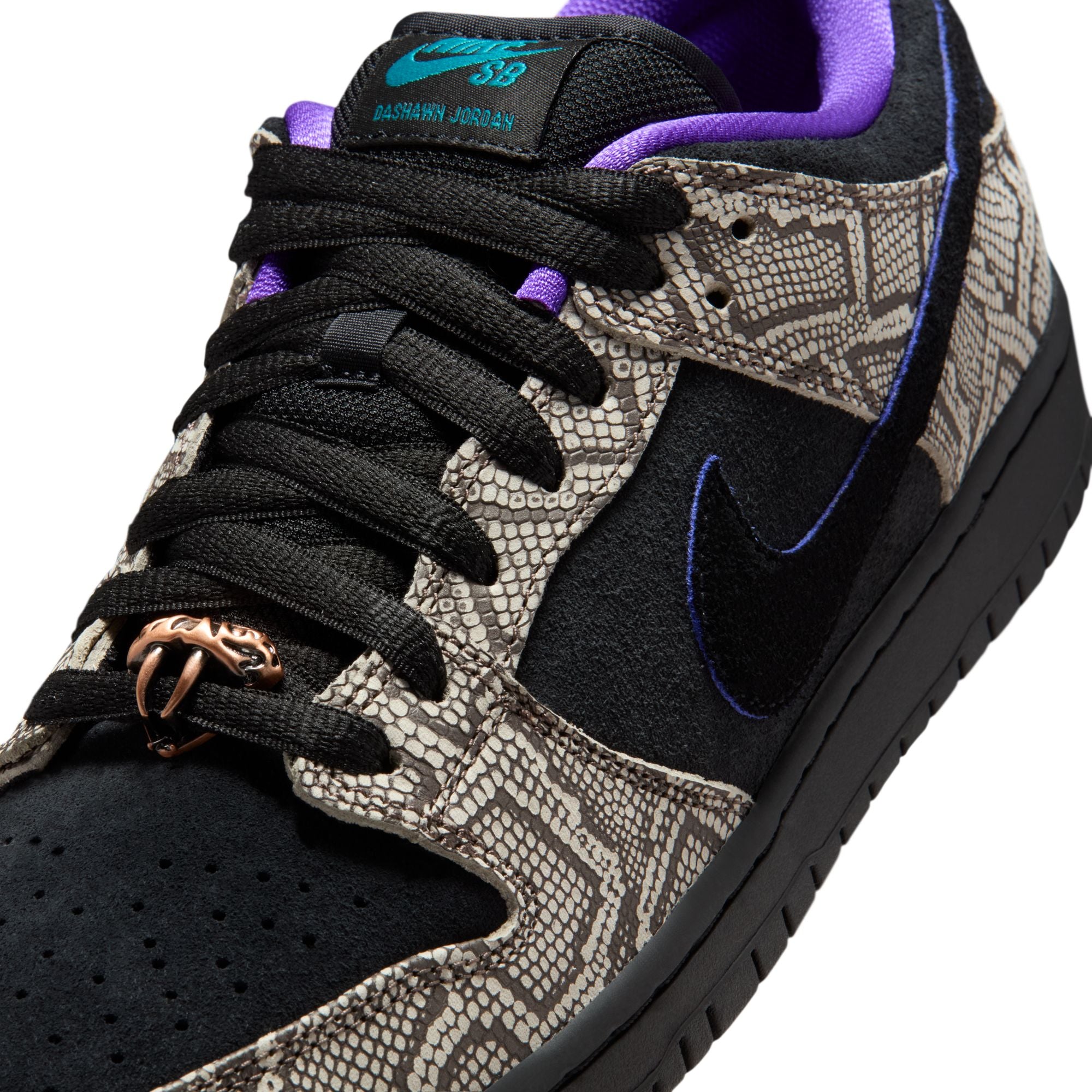 NIKE SB Dunk Low ブラック/パープル NIKE SB DUNK LOW PRO DASHAWN BLACK/PURPLE – Olympia Skateshop