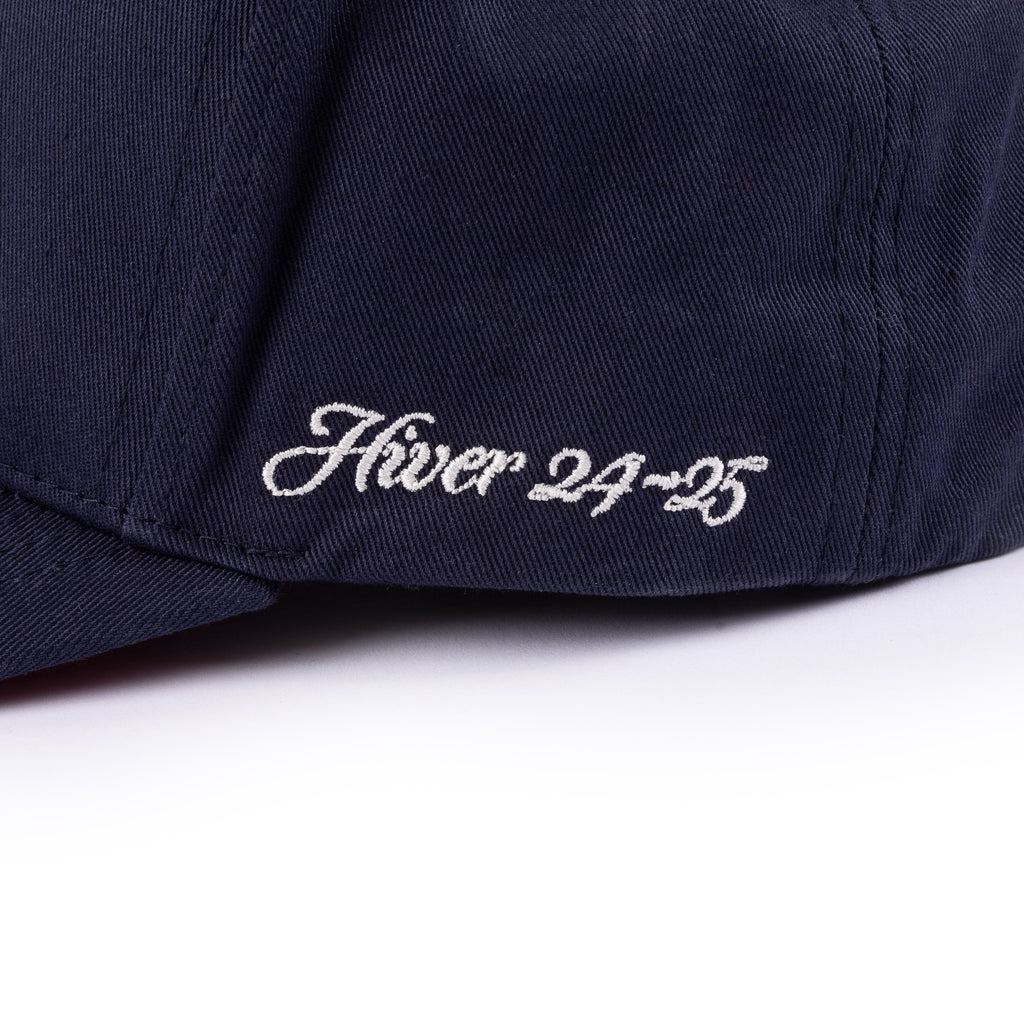 DIME MTL CURSIVE D FULL FIT CAP NAVY