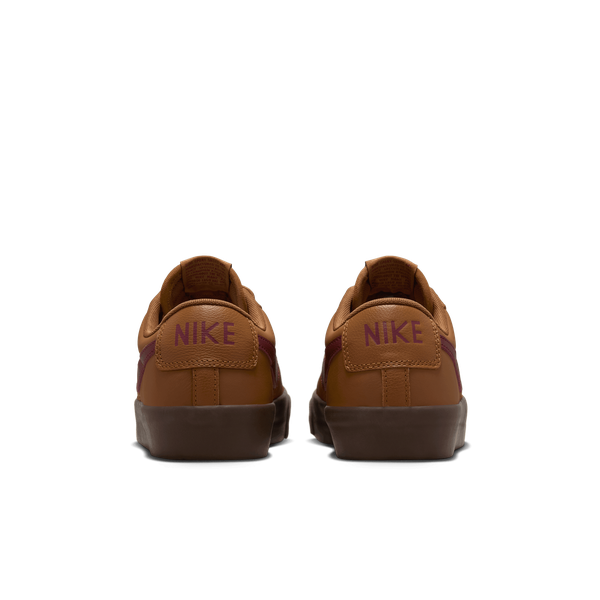 NIKE SB BLAZER LOW PRO GT BRITISH TAN/DARK TEAM RED