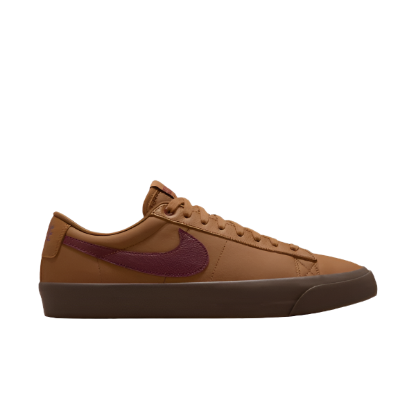 NIKE SB BLAZER LOW PRO GT BRITISH TAN/DARK TEAM RED