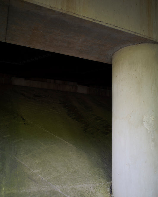 TEILO WESSELLS 35X44IN PRINT - CONCRETE